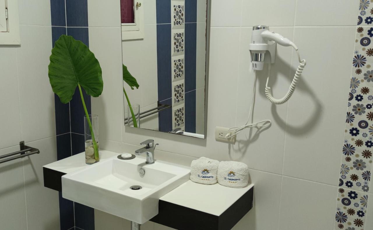 Hotel El Quemaito - Luxury Oceanfront Retreat Barahona Екстериор снимка