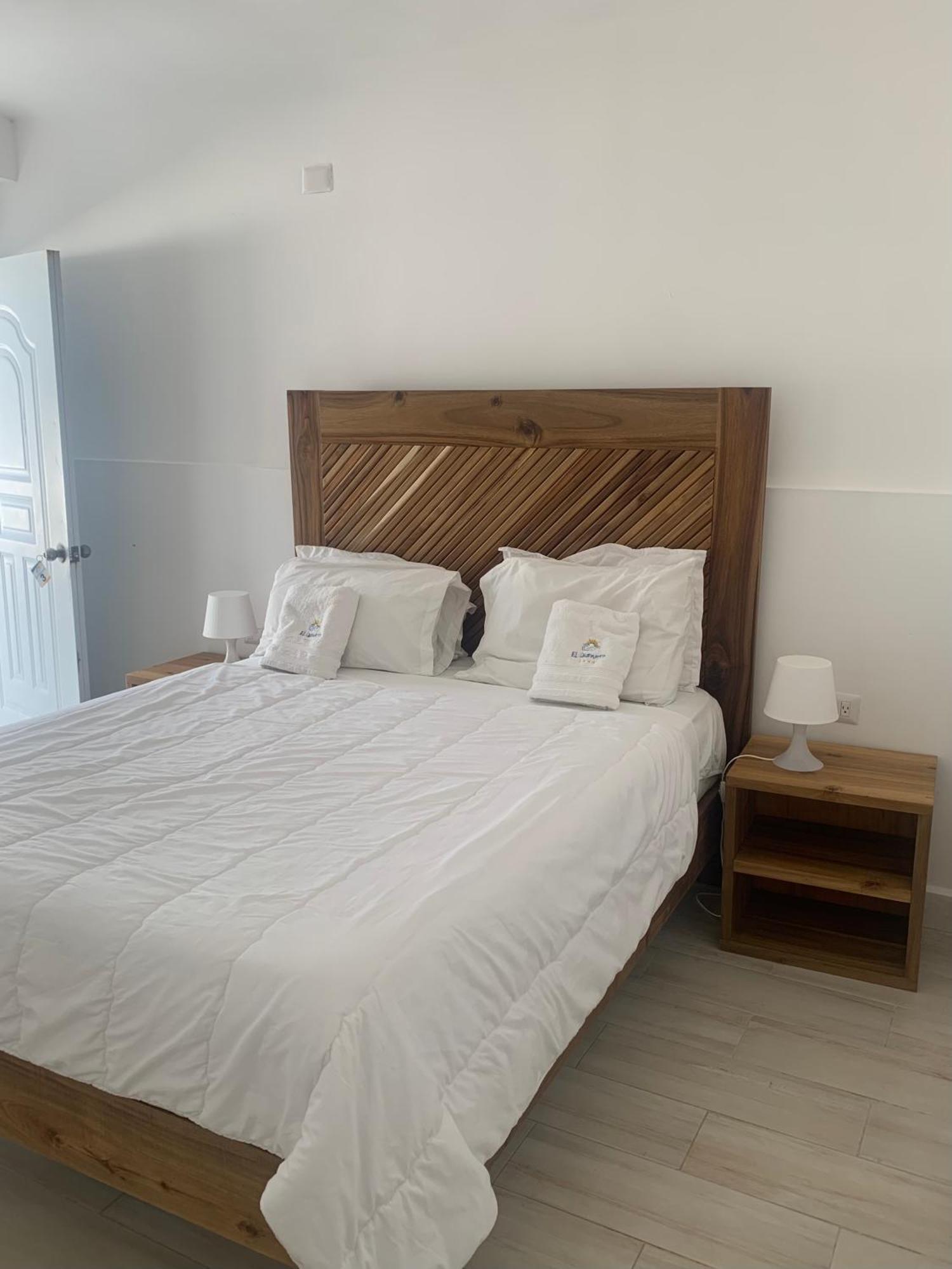 Hotel El Quemaito - Luxury Oceanfront Retreat Barahona Екстериор снимка